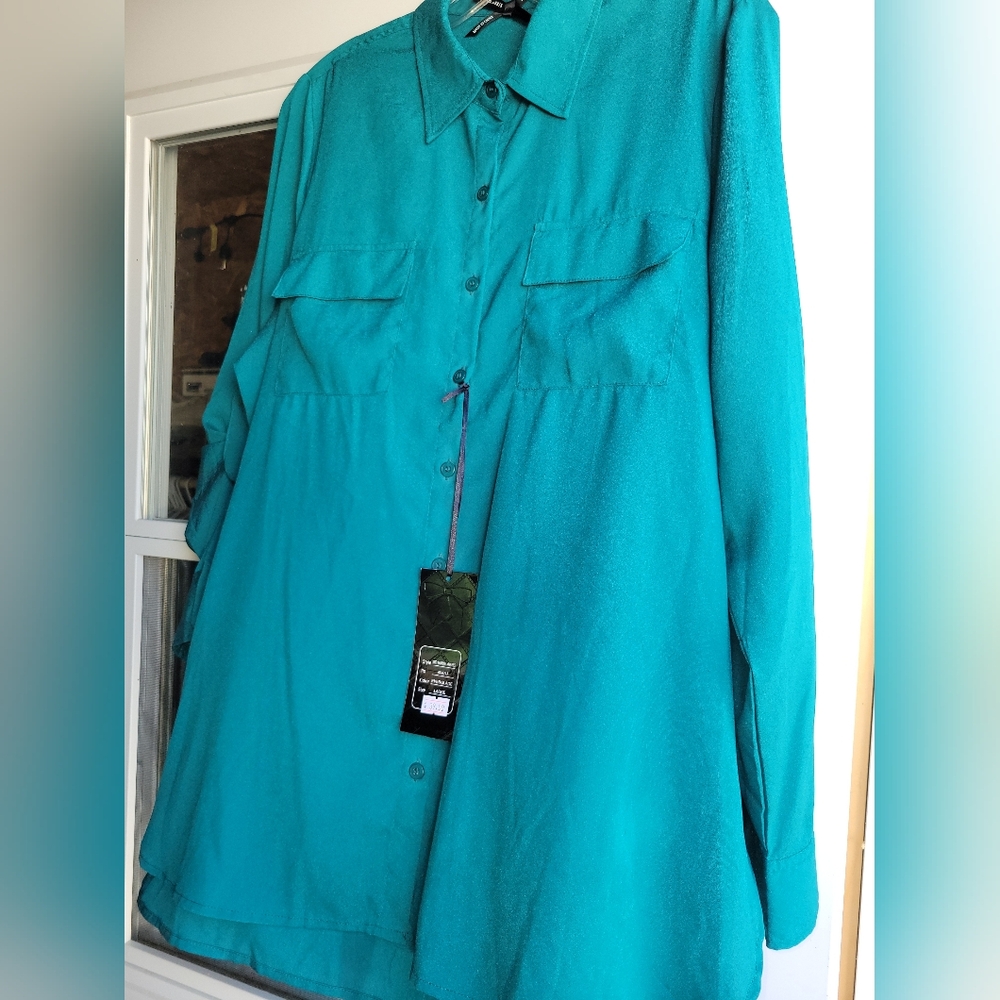 Women's Teal/ Green Button-Up Shirt